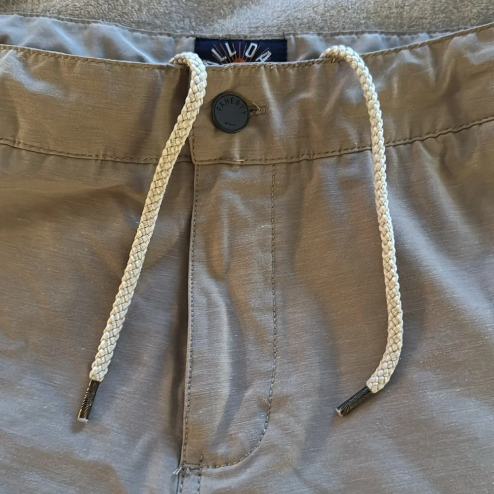 FAHERTY khaki shorts